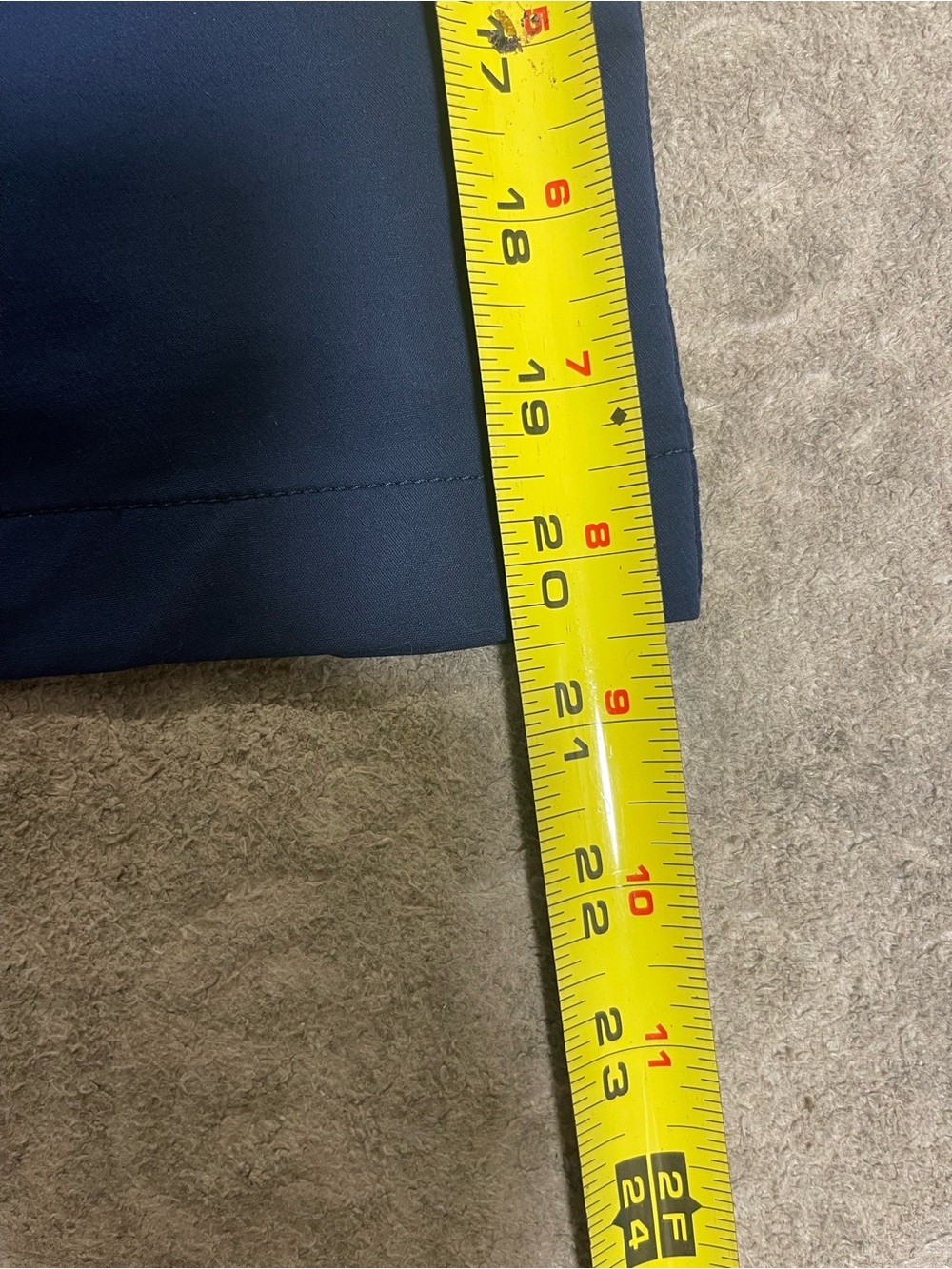 Like New! Under Armour HeatGear Navy Mens Shorts - Picture 6 of 6
